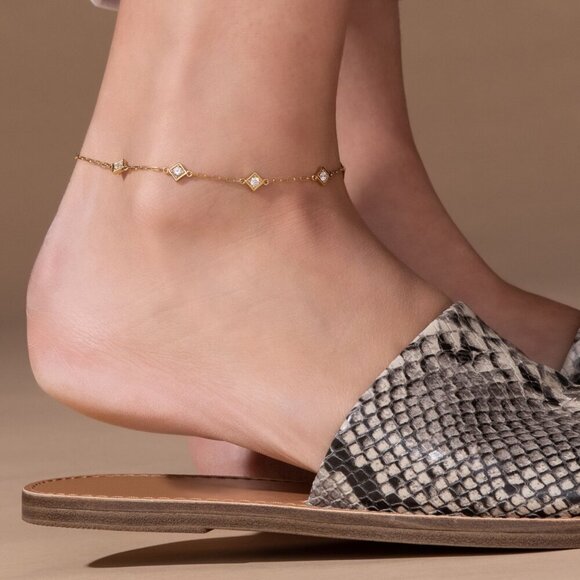 ALL TIMES ANKLET, GOLDEN LBD by Touchstone Crystal by Swarovski ✨ NIB - Picture 2 of 2